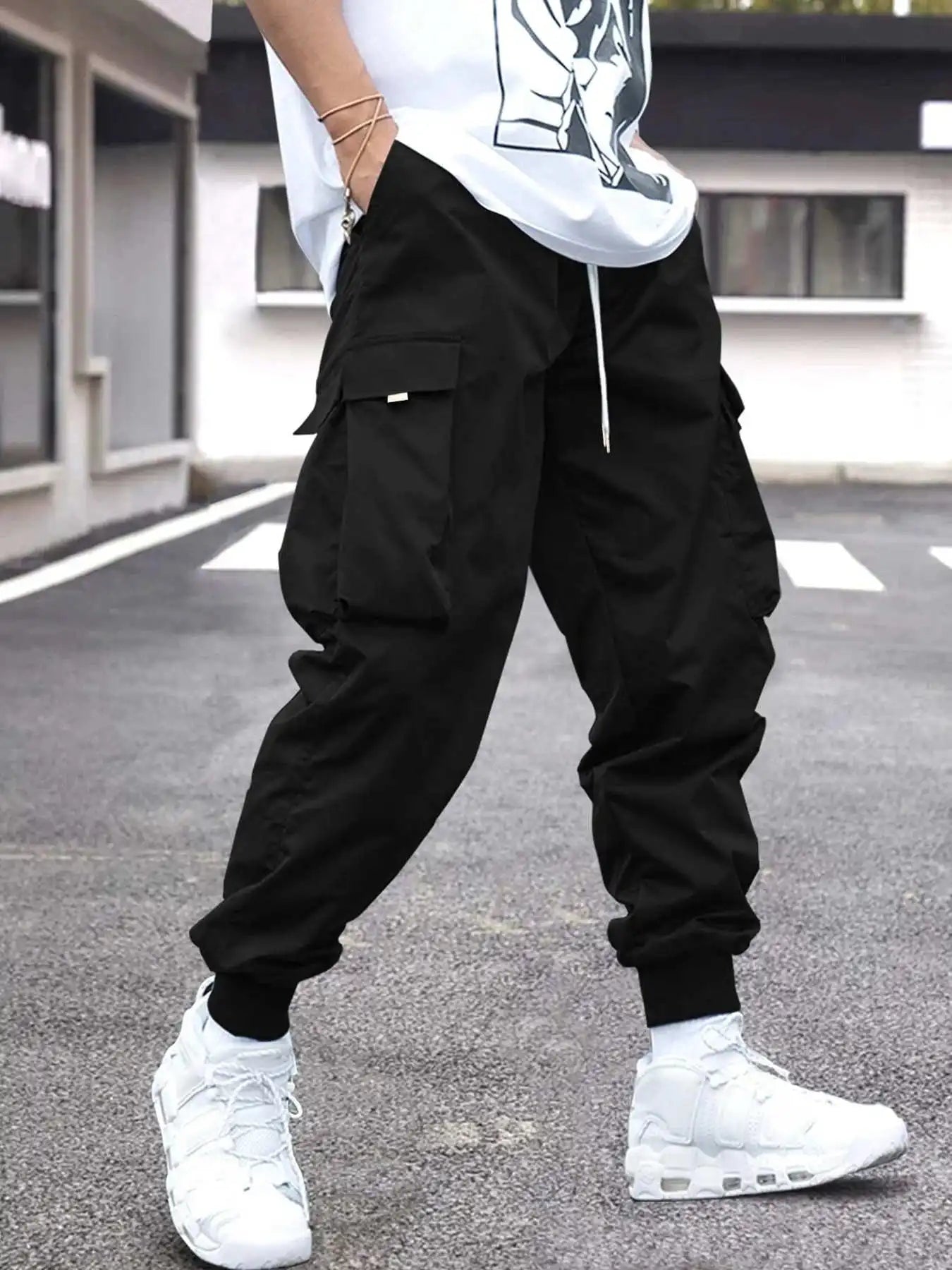 Men Flap Pocket Side Drawstring Waist Cargo Pants